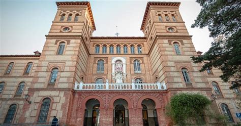 universidad de granada premios